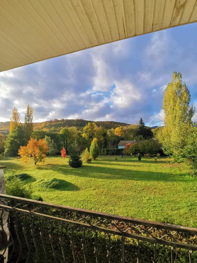 Au Pays D'Olmes Apartment Lavelanet Exterior foto