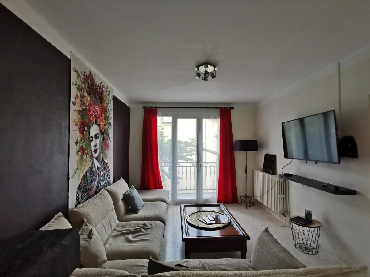 Au Pays D'Olmes Apartment Lavelanet Exterior foto